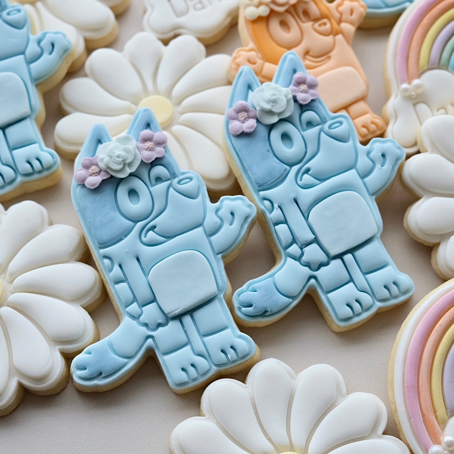 Bluey 10 pack - Whimsy Cookie CartInclude flower crownWhimsy Cookie CartBluey 10 pack